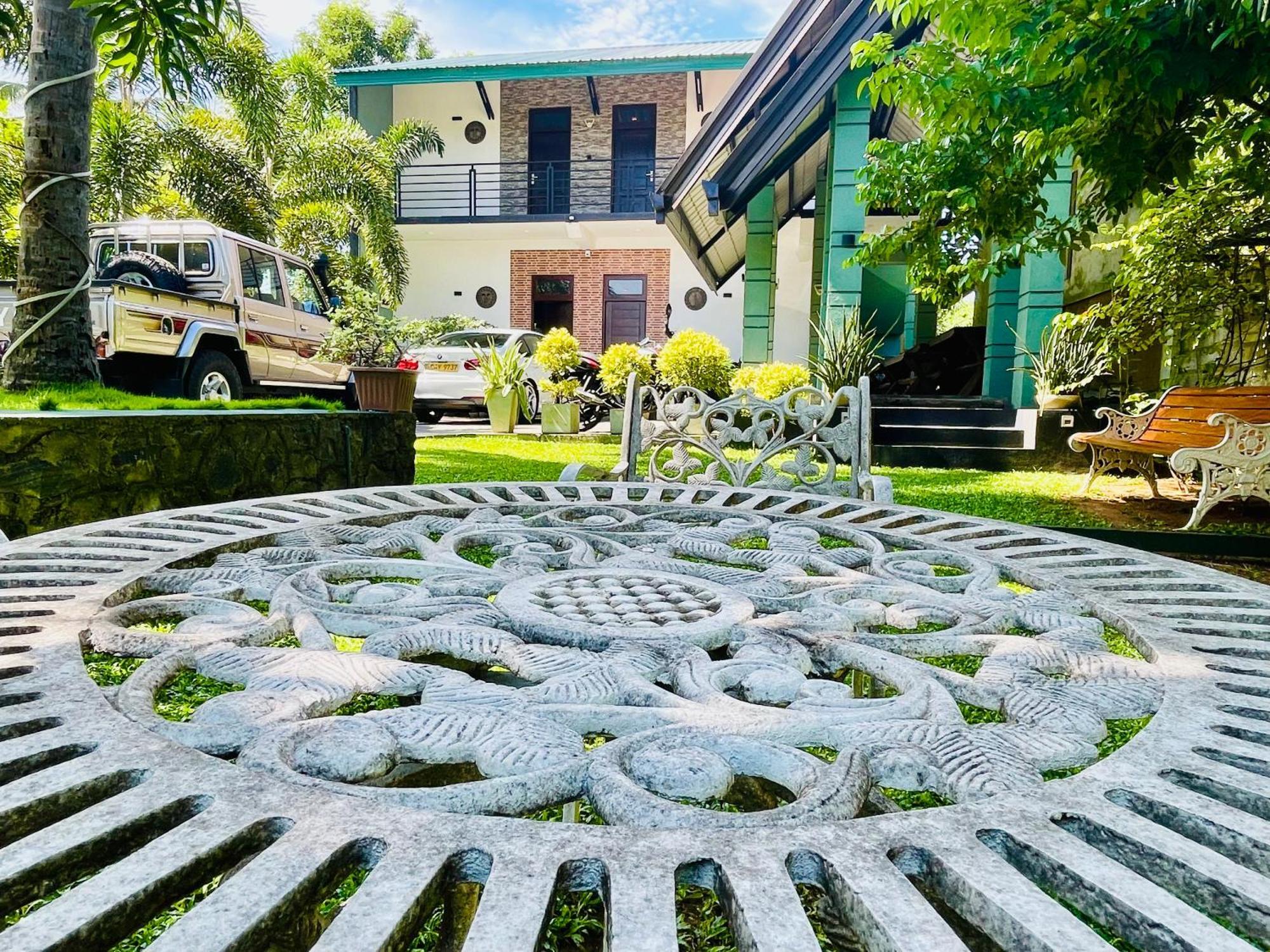 Aura Villa Полоннарува Экстерьер фото